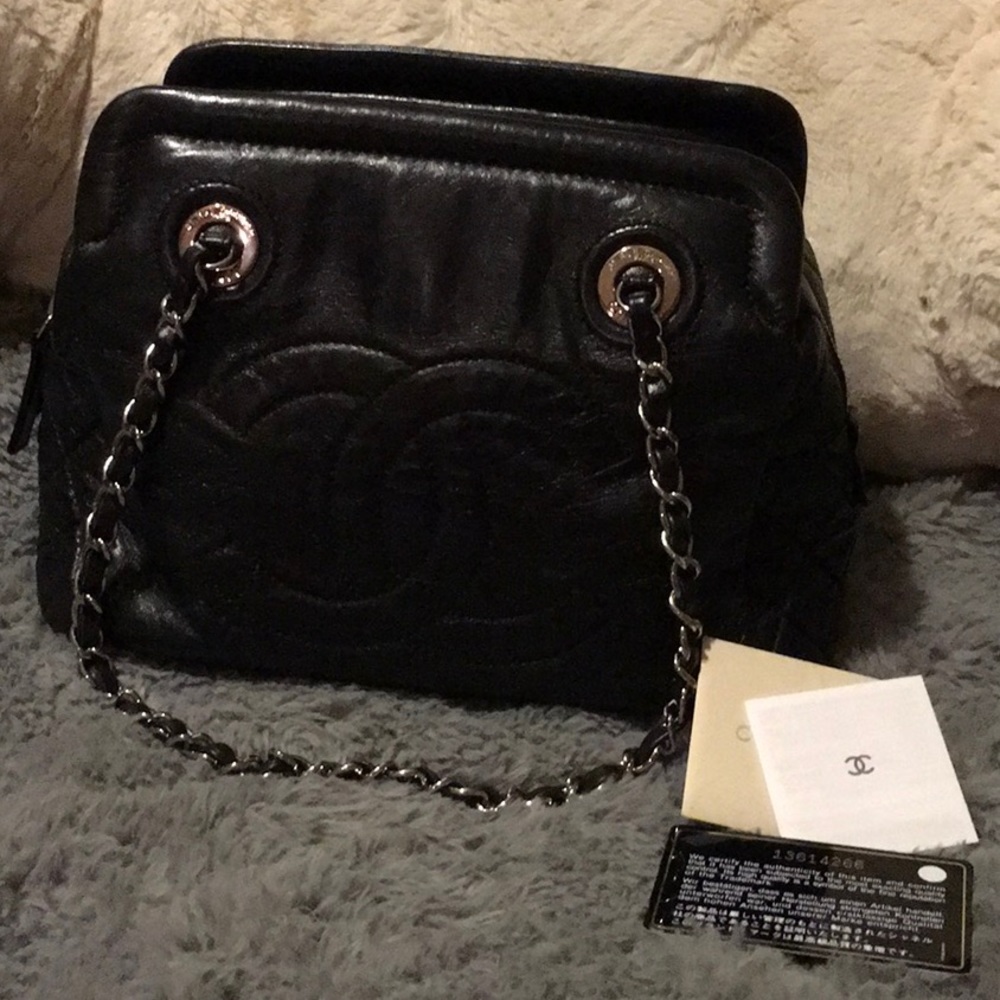 👍 Like New 100% authentic CHANEL👍